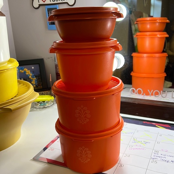 Orange vintage Tupperware set!